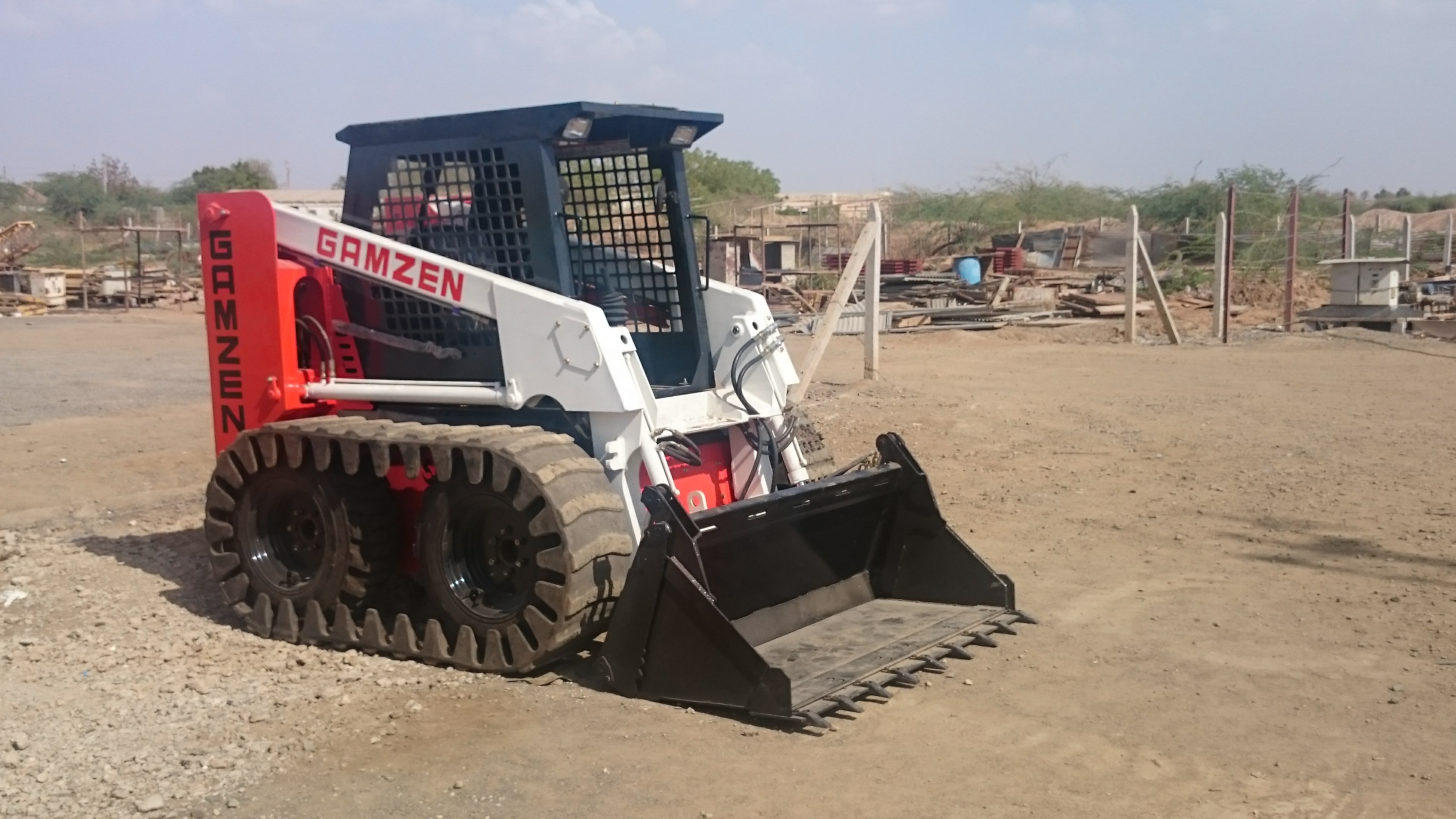 skid steer with rubber tracks